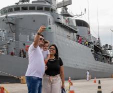90 anos do Porto de Paranaguá: navio de guerra da Marinha recebe visitantes no Litoral