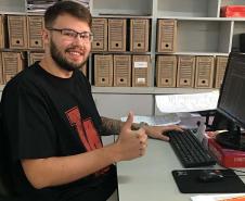 Felipe Stoski, de 27 anos, foi contratado como assistente administrativo em uma agência de comunicação Foto: Felipe Stoski/Arquivo pessoal