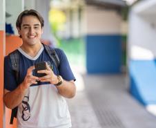 Estudantes da rede estadual ganham ferramenta digital com IA para estudar inglês
