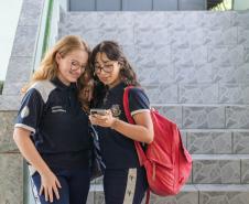 Estudantes da rede estadual ganham ferramenta digital com IA para estudar inglês