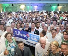 O governador Carlos Massa Ratinho Junior anunciou nesta quinta-feira (13) a liberação de R$ 1,2 bilhão para a saúde pública do Estado, durante o evento Saúde em Movimento, em Foz do Iguaçu, na região Oeste.