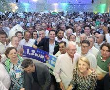 O governador Carlos Massa Ratinho Junior anunciou nesta quinta-feira (13) a liberação de R$ 1,2 bilhão para a saúde pública do Estado, durante o evento Saúde em Movimento, em Foz do Iguaçu, na região Oeste.