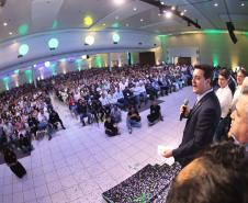 O governador Carlos Massa Ratinho Junior anunciou nesta quinta-feira (13) a liberação de R$ 1,2 bilhão para a saúde pública do Estado, durante o evento Saúde em Movimento, em Foz do Iguaçu, na região Oeste.