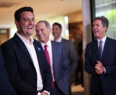 O governador Carlos Massa Ratinho Junior destacou os avanços que o Paraná alcançou nos últimos anos em diferentes áreas em um encontro empresários nesta terça-feira (25), em Brasília. 