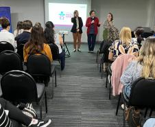 Sesa capacita profissionais para ampliar o cuidado com a infância no Paraná Foto: SESA-PR Sesa capacita profissionais para ampliar o cuidado com a infância no Paraná Foto: SESA-PR Sesa capacita profissionais para ampliar o cuidado com a infância no Paraná Foto: SESA-PR Sesa capacita profissionais para ampliar o cuidado com a infância no Paraná Foto: SESA-PR Sesa capacita profissionais para ampliar o cuidado com a infância no Paraná Foto: SESA-PR Sesa capacita profissionais para ampliar o cuidado com a infân
