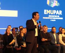 Governador destaca parceria com municípios na posse da nova diretoria da AMP Foto: Geraldo Bubniak/AEN