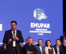 Governador destaca parceria com municípios na posse da nova diretoria da AMP Foto: Geraldo Bubniak/AEN