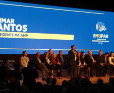 Governador destaca parceria com municípios na posse da nova diretoria da AMP Foto: Geraldo Bubniak/AEN