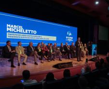 Governador destaca parceria com municípios na posse da nova diretoria da AMP Foto: Geraldo Bubniak/AEN