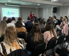 Sesa capacita profissionais para ampliar o cuidado com a infância no Paraná Foto: SESA-PR Sesa capacita profissionais para ampliar o cuidado com a infância no Paraná Foto: SESA-PR Sesa capacita profissionais para ampliar o cuidado com a infância no Paraná Foto: SESA-PR Sesa capacita profissionais para ampliar o cuidado com a infância no Paraná Foto: SESA-PR Sesa capacita profissionais para ampliar o cuidado com a infância no Paraná Foto: SESA-PR Sesa capacita profissionais para ampliar o cuidado com a infân