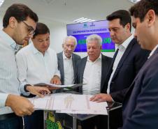 Governador libera R$ 14 milhões para compra de ônibus e caminhões para Umuarama