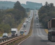 Com R$ 36 bilhões em obras, contratos dos lotes 3 e 6 das rodovias paranaenses são assinados