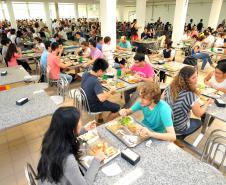 Governador sanciona lei que garante segurança alimentar a universitários no Paraná Foto: UEL