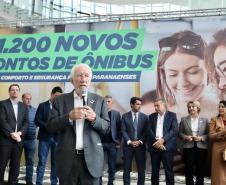 Trinta municípios paranaenses vão receber 1.200 novos abrigos de pontos de ônibus adquiridos pelo Governo do Estado por meio da Agência de Assuntos Metropolitanos do Paraná (Amep). O anúncio foi feito nesta terça-feira (22) pelo governador em exercício Darci Piana e envolve investimentos de R$ 7,4 milhões do orçamento estadual e de outros R$ 3,1 milhões de emendas indicadas por deputados estaduais.