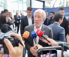 Trinta municípios paranaenses vão receber 1.200 novos abrigos de pontos de ônibus adquiridos pelo Governo do Estado por meio da Agência de Assuntos Metropolitanos do Paraná (Amep). O anúncio foi feito nesta terça-feira (22) pelo governador em exercício Darci Piana e envolve investimentos de R$ 7,4 milhões do orçamento estadual e de outros R$ 3,1 milhões de emendas indicadas por deputados estaduais.
