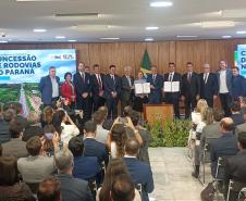 Com R$ 36 bilhões em obras, contratos dos lotes 3 e 6 das rodovias paranaenses são assinados