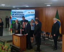 Com R$ 36 bilhões em obras, contratos dos lotes 3 e 6 das rodovias paranaenses são assinados