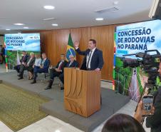Com R$ 36 bilhões em obras, contratos dos lotes 3 e 6 das rodovias paranaenses são assinados
