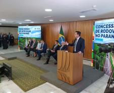 Com R$ 36 bilhões em obras, contratos dos lotes 3 e 6 das rodovias paranaenses são assinados