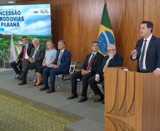 Com R$ 36 bilhões em obras, contratos dos lotes 3 e 6 das rodovias paranaenses são assinados