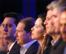 Governador destaca parceria com municípios na posse da nova diretoria da AMP