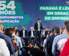 O governador em exercício, Darci Piana, anuncia um pacote de investimentos de R$ 54 milhões destinado à modernização da Rede Sine/PR e à ampliação da oferta de cursos de qualificação profissional em 311 municípios do Estado.