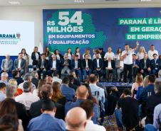 O governador em exercício, Darci Piana, anuncia um pacote de investimentos de R$ 54 milhões destinado à modernização da Rede Sine/PR e à ampliação da oferta de cursos de qualificação profissional em 311 municípios do Estado.