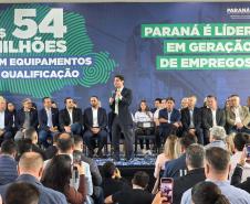 O governador em exercício, Darci Piana, anuncia um pacote de investimentos de R$ 54 milhões destinado à modernização da Rede Sine/PR e à ampliação da oferta de cursos de qualificação profissional em 311 municípios do Estado.