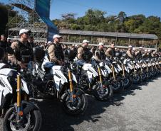 Investimento de R$ 63 milhões: Ratinho Junior entrega 431 motos e viaturas para a PMPR Foto: Jonathan Campos/AEN  Foto: Geraldo Bubniak/AEN  Foto: Geraldo Bubniak/AEN  Foto: Geraldo Bubniak/AEN  Foto: Geraldo Bubniak/AEN  Foto: Geraldo Bubniak/AEN O governador Carlos Massa Ratinho Junior entrega nesta terça-feira (17) 431 novos veículos para a Polícia Militar. São 209 motocicletas e 222 automóveis para diversas unidades, na Pedreira Paulo Leminski, em Curitiba. Foto: Geraldo Bubniak/AEN O governador Carlos 