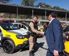 Investimento de R$ 63 milhões: Ratinho Junior entrega 431 motos e viaturas para a PMPR Foto: Jonathan Campos/AEN  Foto: Geraldo Bubniak/AEN  Foto: Geraldo Bubniak/AEN  Foto: Geraldo Bubniak/AEN  Foto: Geraldo Bubniak/AEN  Foto: Geraldo Bubniak/AEN O governador Carlos Massa Ratinho Junior entrega nesta terça-feira (17) 431 novos veículos para a Polícia Militar. São 209 motocicletas e 222 automóveis para diversas unidades, na Pedreira Paulo Leminski, em Curitiba. Foto: Geraldo Bubniak/AEN O governador Carlos 