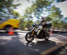 Investimento de R$ 63 milhões: Ratinho Junior entrega 431 motos e viaturas para a PMPR Foto: Jonathan Campos/AEN  Foto: Geraldo Bubniak/AEN  Foto: Geraldo Bubniak/AEN  Foto: Geraldo Bubniak/AEN  Foto: Geraldo Bubniak/AEN  Foto: Geraldo Bubniak/AEN O governador Carlos Massa Ratinho Junior entrega nesta terça-feira (17) 431 novos veículos para a Polícia Militar. São 209 motocicletas e 222 automóveis para diversas unidades, na Pedreira Paulo Leminski, em Curitiba. Foto: Geraldo Bubniak/AEN O governador Carlos 