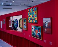 Claudia Raia, exposição latina no MIS e literatura paranaense estão na agenda cultural