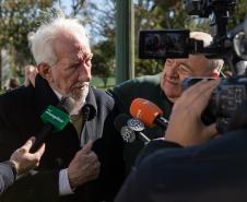 Curitiba, 24 de junho de 2025 - O governador em exercício Darci Piana plantou, no Dia Nacional da Araucária, nos jardins do Palácio Iguaçu, uma muda clonada de uma Araucaria angustifolia com cerca de 700 anos. Foto: Roberto Dziura Jr/AEN