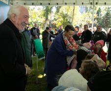 Curitiba, 24 de junho de 2025 - O governador em exercício Darci Piana plantou, no Dia Nacional da Araucária, nos jardins do Palácio Iguaçu, uma muda clonada de uma Araucaria angustifolia com cerca de 700 anos. Foto: Roberto Dziura Jr/AEN