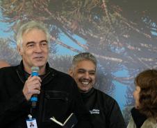 Curitiba, 24 de junho de 2025 - O governador em exercício Darci Piana plantou, no Dia Nacional da Araucária, nos jardins do Palácio Iguaçu, uma muda clonada de uma Araucaria angustifolia com cerca de 700 anos. Foto: Roberto Dziura Jr/AEN