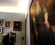 Claudia Raia, exposição latina no MIS e literatura paranaense estão na agenda cultural