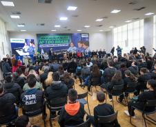 O governador em exercício Darci Piana participa nesta terça-feira (1), da entrega de 25.040 tablets para escolas da rede estadual