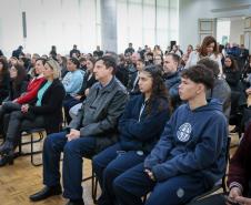 O governador em exercício Darci Piana participa nesta terça-feira (1), da entrega de 25.040 tablets para escolas da rede estadual