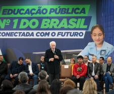 O governador em exercício Darci Piana participa nesta terça-feira (1), da entrega de 25.040 tablets para escolas da rede estadual