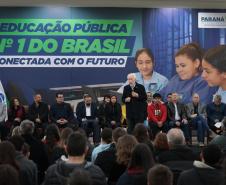 O governador em exercício Darci Piana participa nesta terça-feira (1), da entrega de 25.040 tablets para escolas da rede estadual
