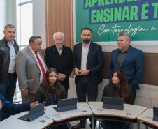 O governador em exercício Darci Piana participa nesta terça-feira (1), da entrega de 25.040 tablets para escolas da rede estadual
