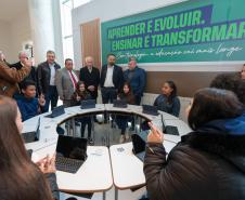 O governador em exercício Darci Piana participa nesta terça-feira (1), da entrega de 25.040 tablets para escolas da rede estadual