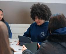 O governador em exercício Darci Piana participa nesta terça-feira (1), da entrega de 25.040 tablets para escolas da rede estadual