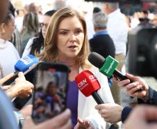 Caminhada contra o feminicídio reúne 2 mil pessoas em Curitiba: ato acontece em 181 cidades