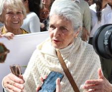 Caminhada contra o feminicídio reúne 2 mil pessoas em Curitiba: ato acontece em 181 cidades