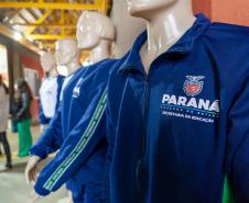 Estado vai distribuir uniformes para alunos de todas as 412 escolas de tempo integral Foto: Lucas Fermin/SEED