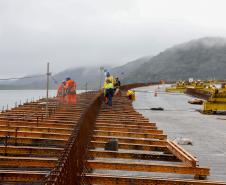 Obras da Ponte de Guaratuba chegam a 65% com destaque para avanço do trecho estaiado