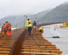 Obras da Ponte de Guaratuba chegam a 65% com destaque para avanço do trecho estaiado