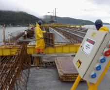 Obras da Ponte de Guaratuba chegam a 65% com destaque para avanço do trecho estaiado