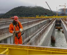 Obras da Ponte de Guaratuba chegam a 65% com destaque para avanço do trecho estaiado